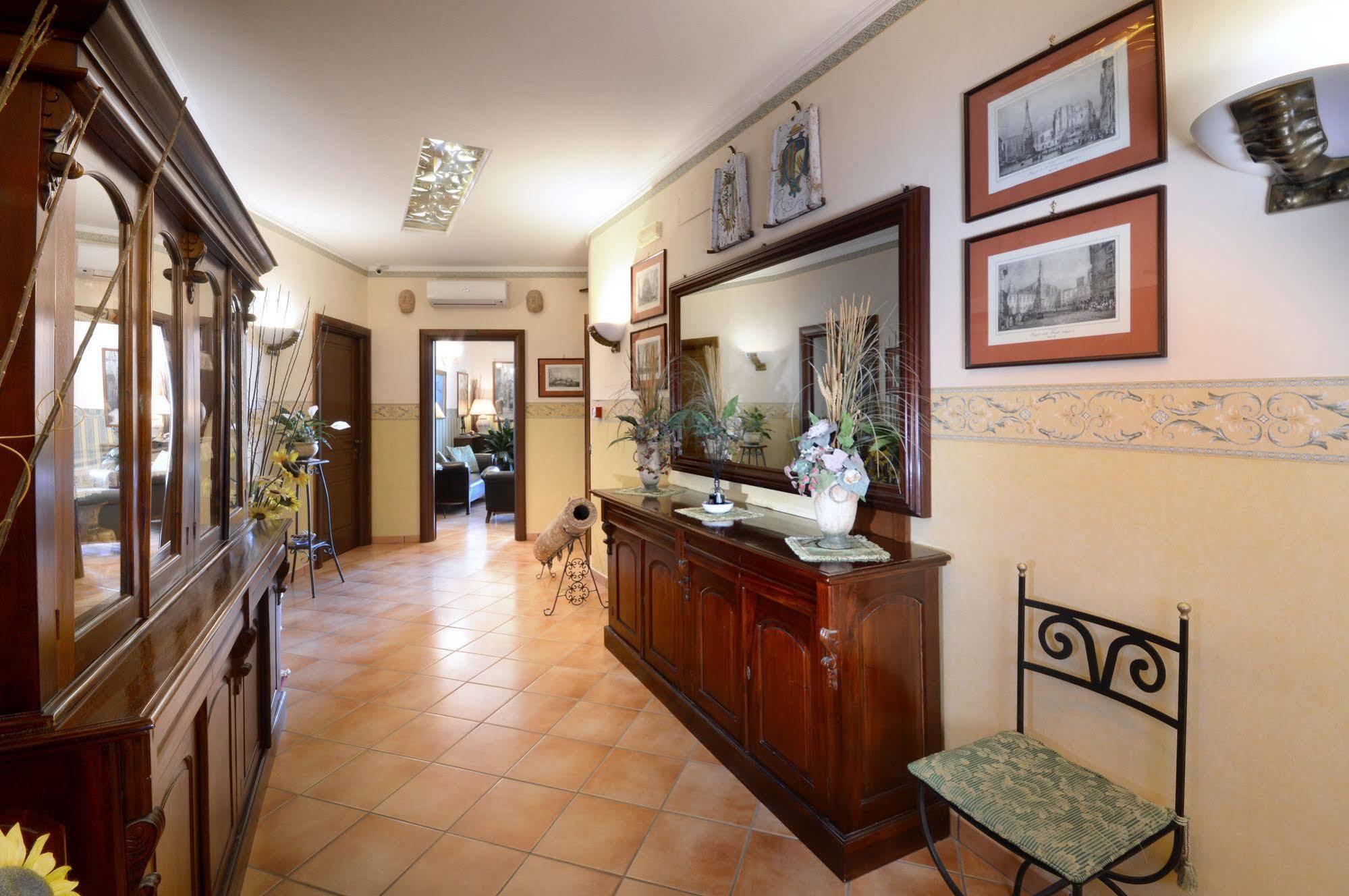 Pinto-Storey Hotel Napoli Bagian luar foto