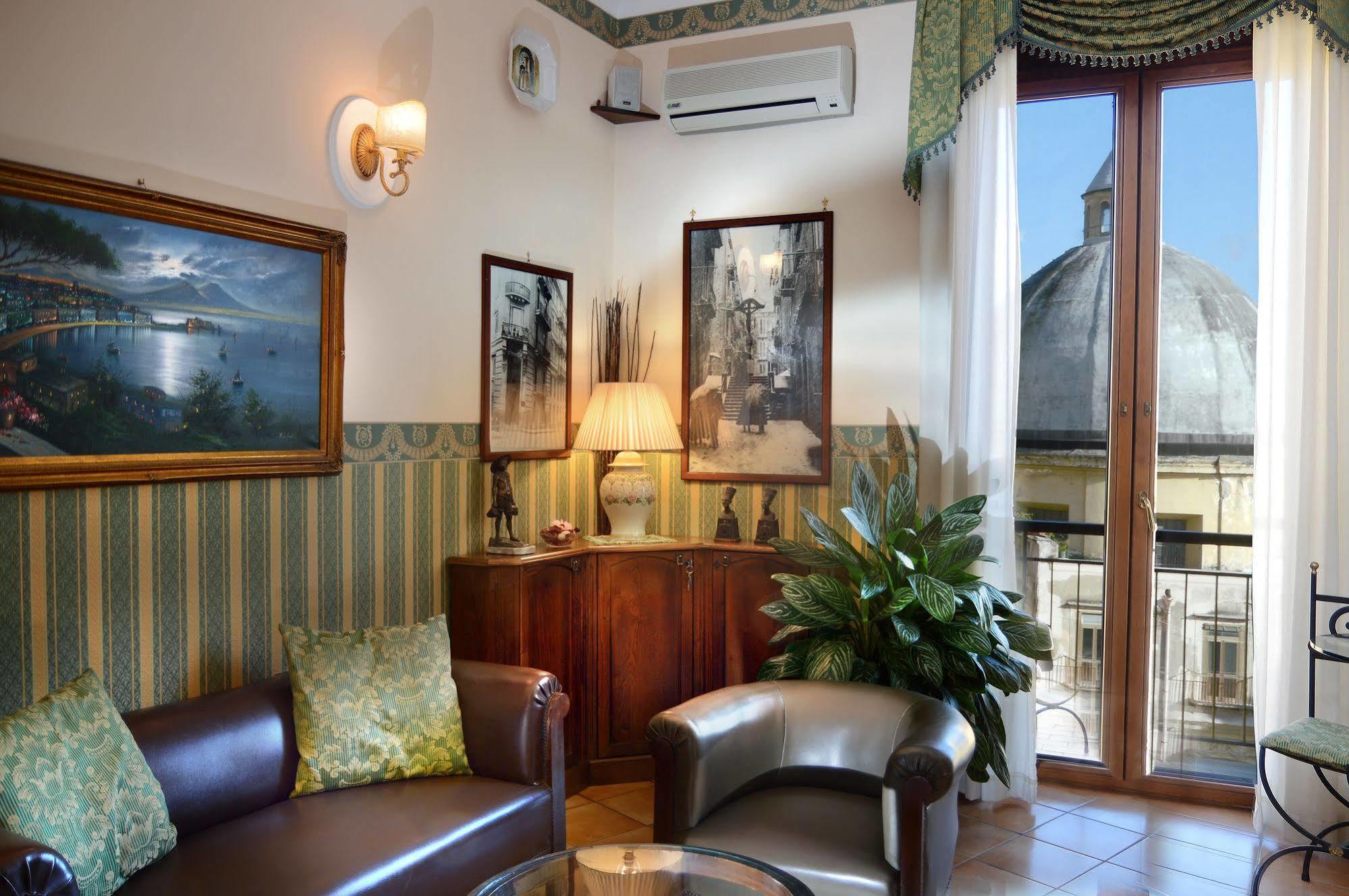 Pinto-Storey Hotel Napoli Bagian luar foto