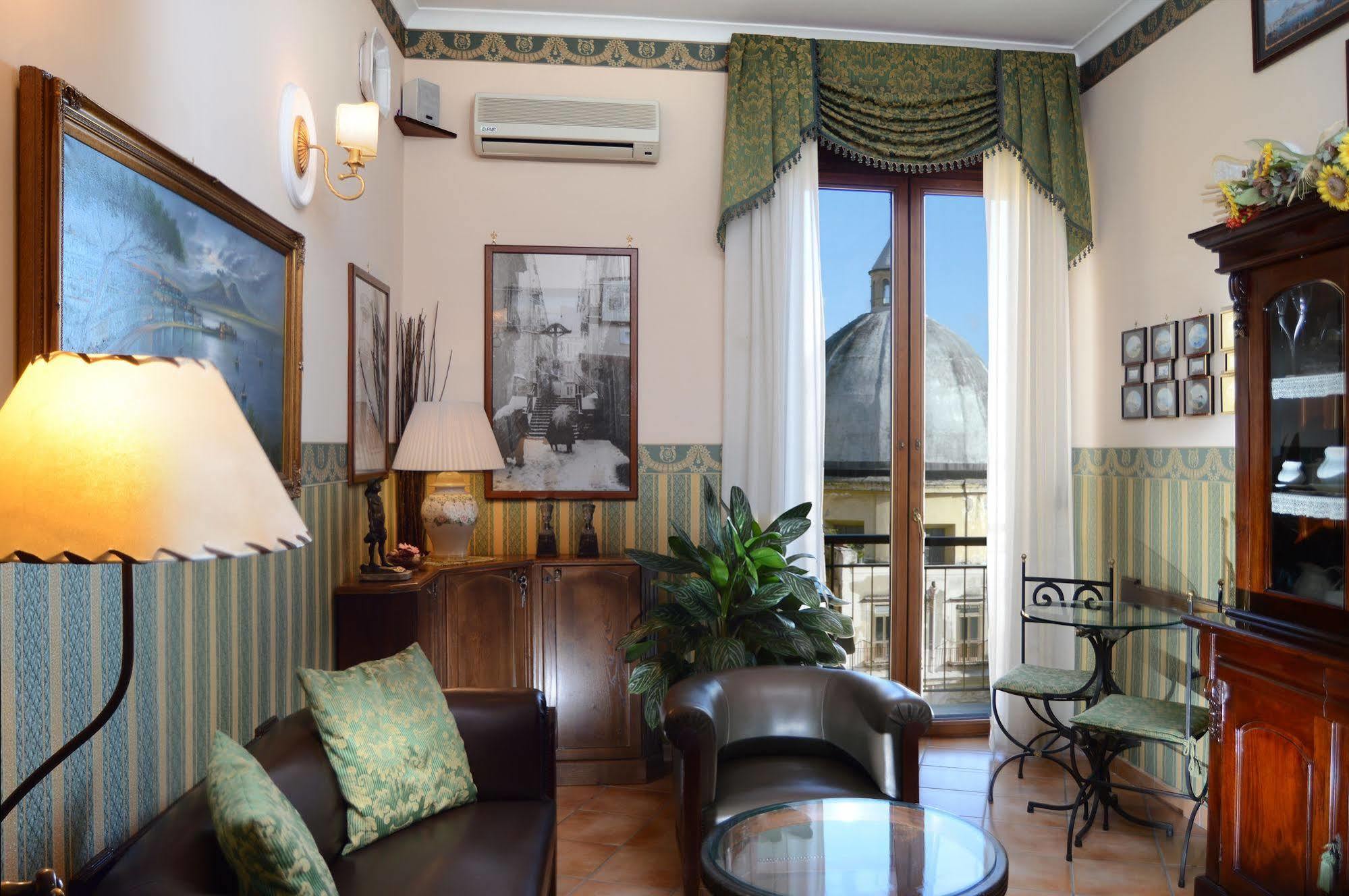 Pinto-Storey Hotel Napoli Bagian luar foto