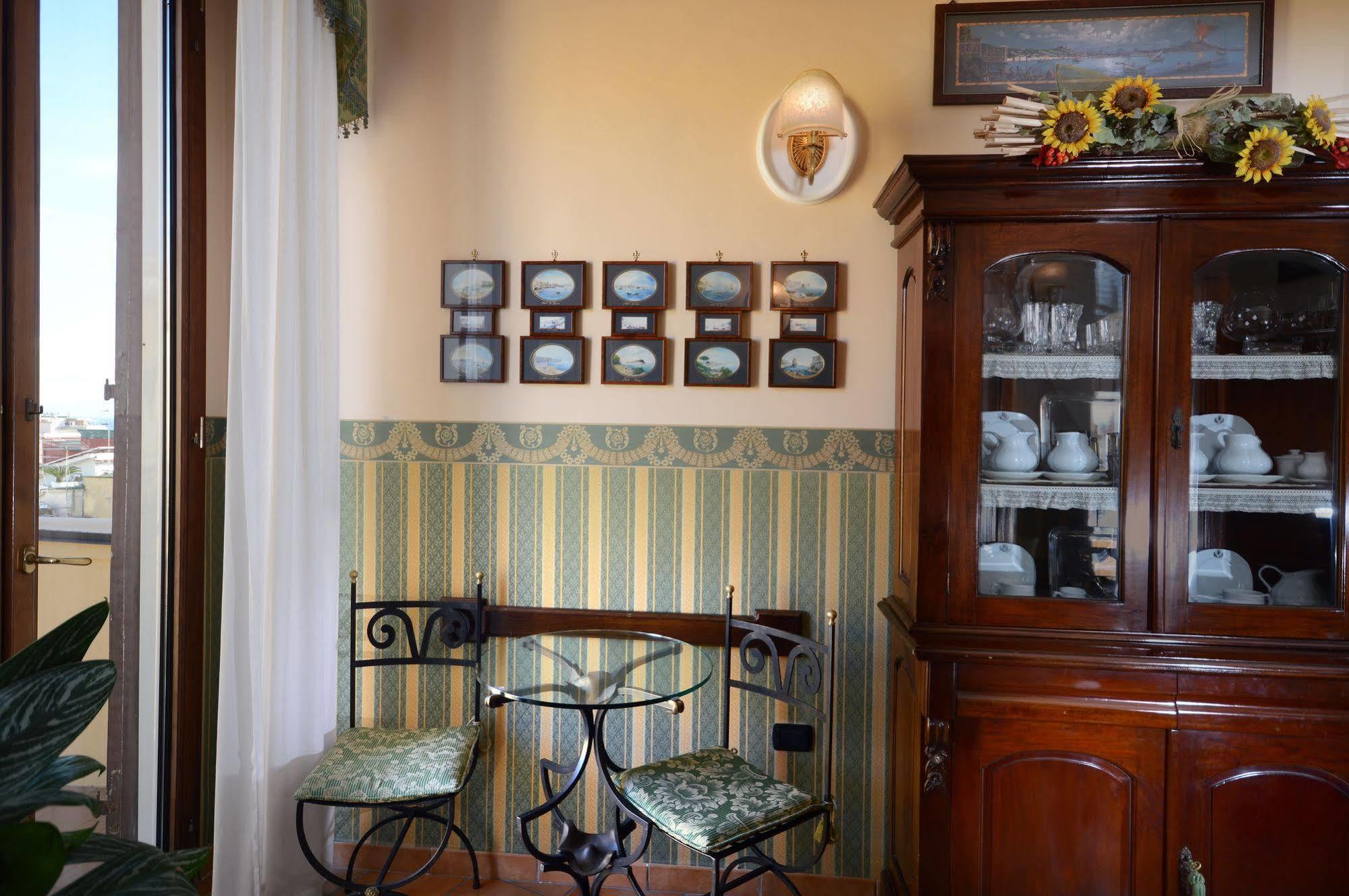 Pinto-Storey Hotel Napoli Bagian luar foto