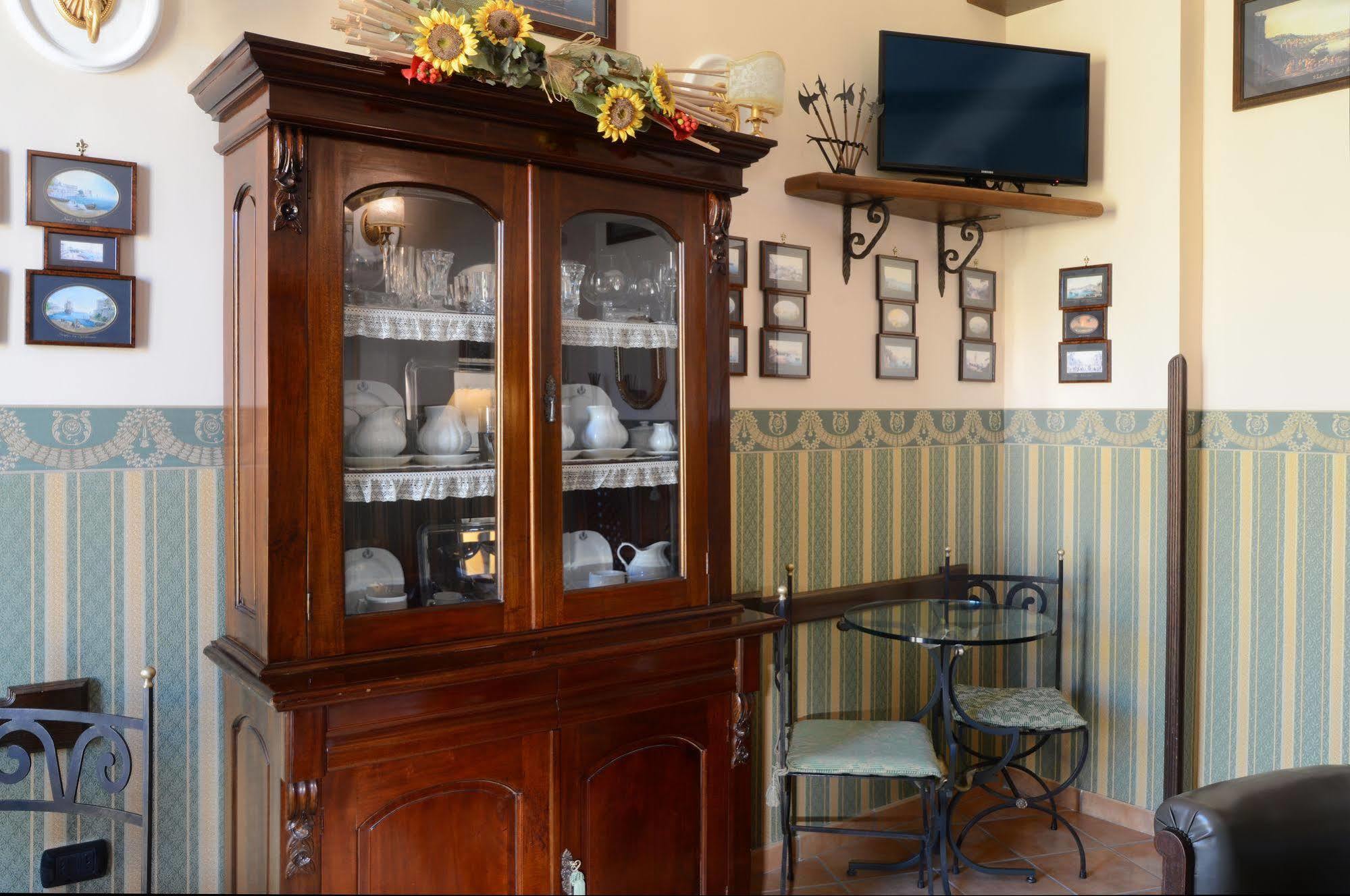 Pinto-Storey Hotel Napoli Bagian luar foto