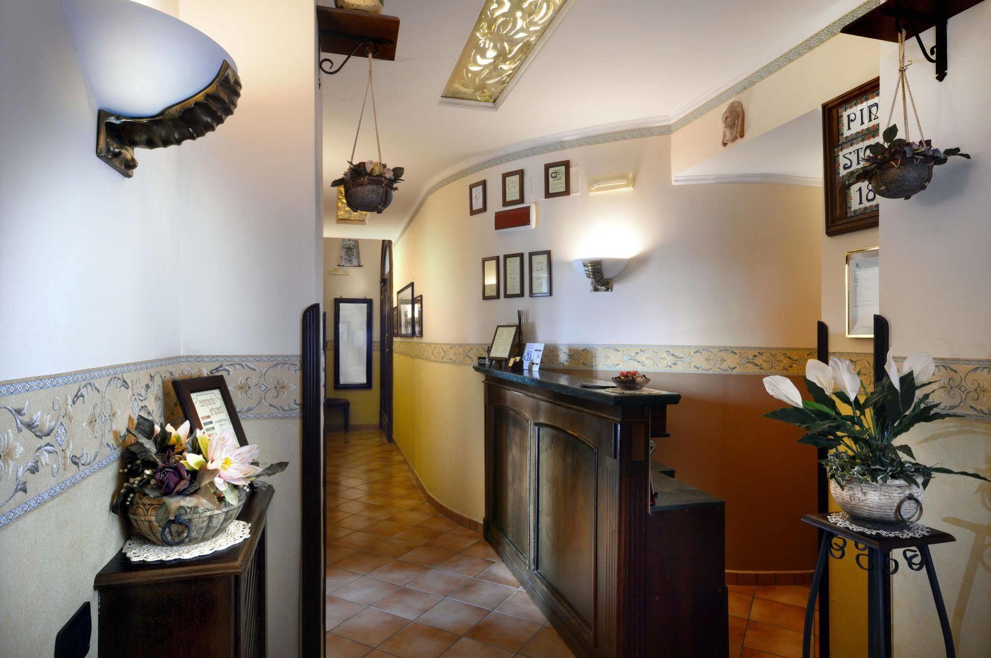 Pinto-Storey Hotel Napoli Bagian luar foto